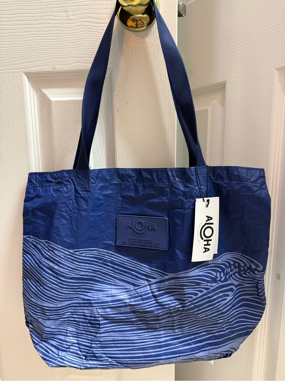 ALOHAS Navy Wave Pattern Reversible Tote Bag